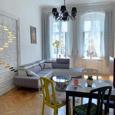 Rynekart Apartment Swidnica  Ngoại thất bức ảnh